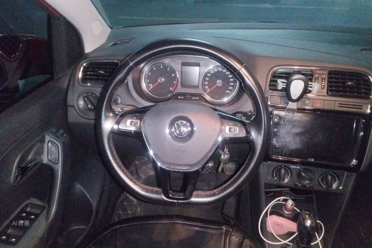 Volkswagen Polo 2018 car image #12