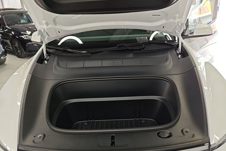 Tesla Model Y 2026 #22 Tesla Model Y 2026 car image #22