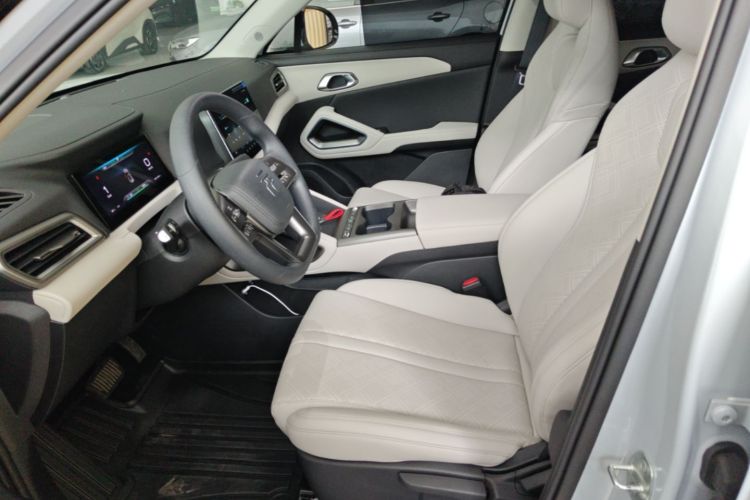 BYD YuanUP 2025 #15 BYD YuanUP 2025 car image #15