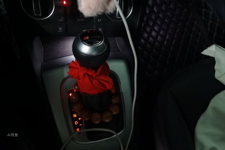 Audi Q3 2019 car image #16