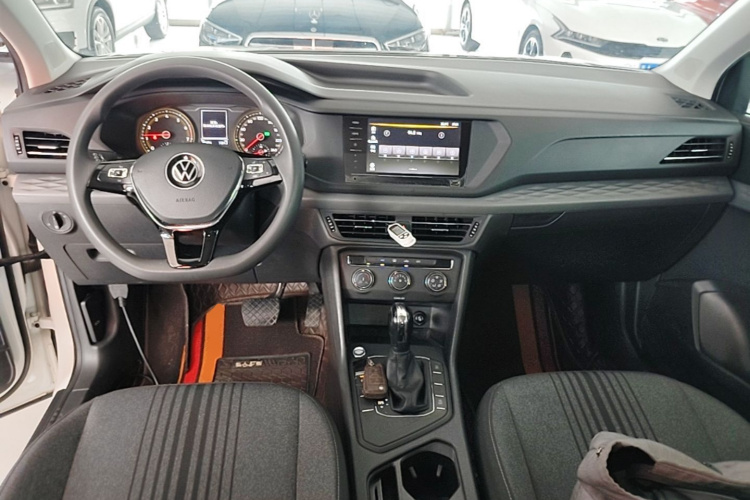 Volkswagen Tharu 2021 car image #10