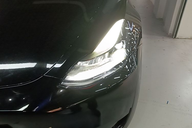 Tesla Model Y 2022 car image #23