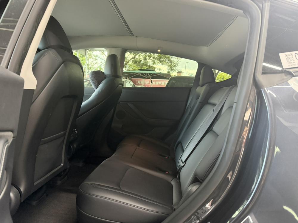 Tesla Model Y 2024 car image #9