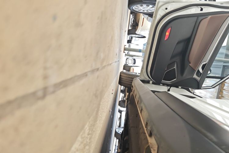 GEELY Emgrand GS 2018 car image #27