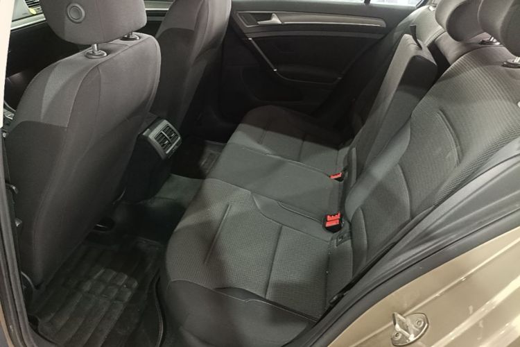 Volkswagen Golf 2016 car image #17