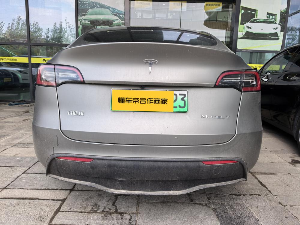 Tesla Model Y 2024 #5 Tesla Model Y 2024 car image #5