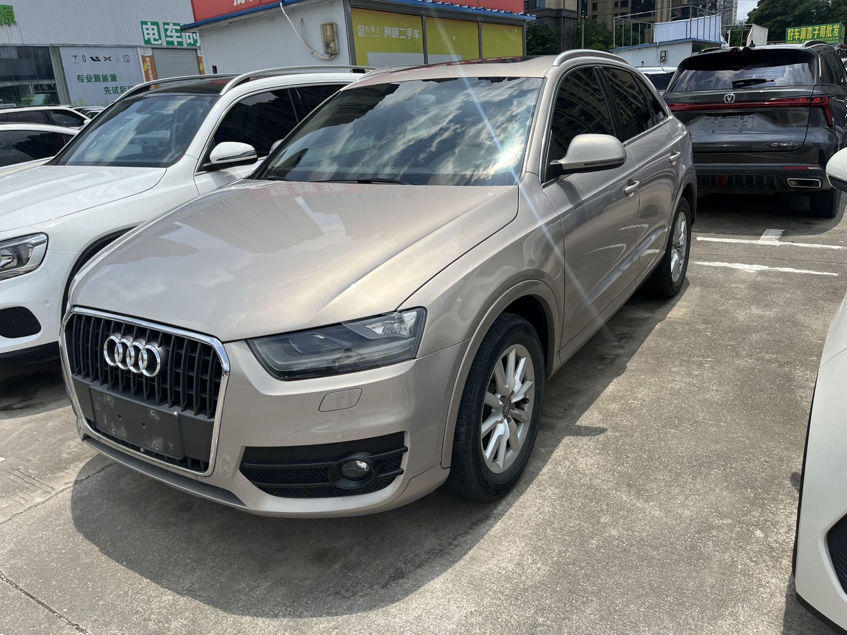 Audi Q3 2013 immagine di auto 