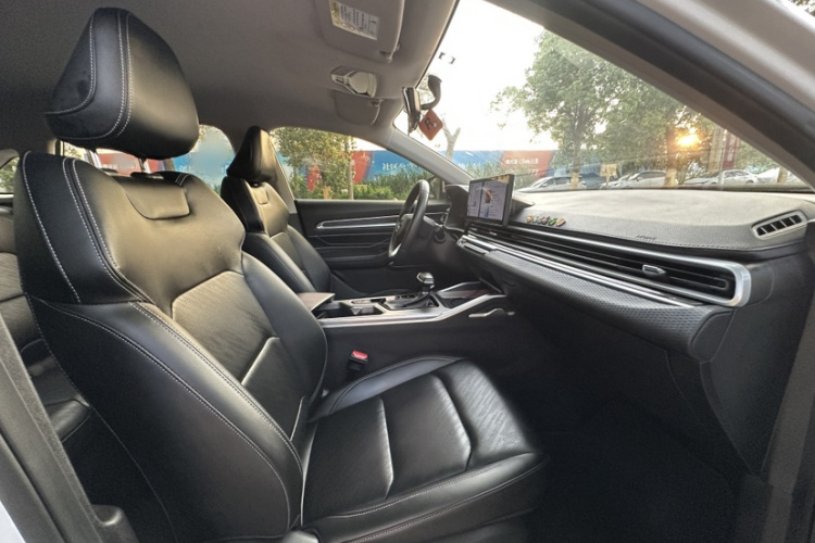 GEELY Emgrand 2023 car image #27