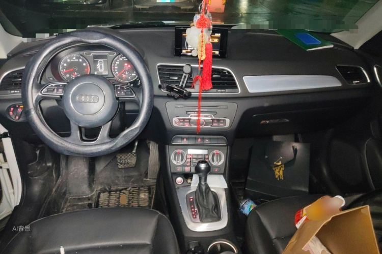 Audi Q3 2016 car image #11