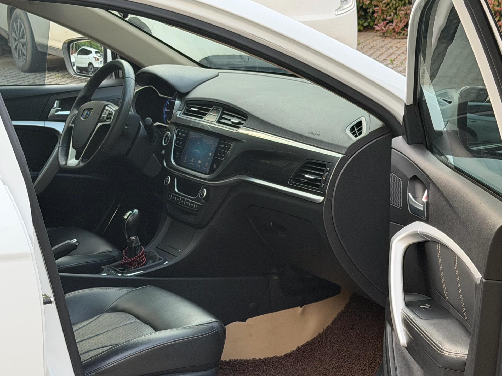 GEELY Emgrand 2017 car image #7