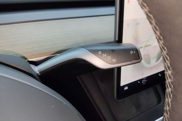 Tesla Model Y 2023 #14 Tesla Model Y 2023 car image #14