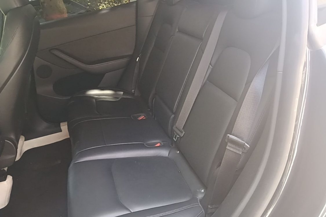 Tesla Model Y 2024 #8 Tesla Model Y 2024 car image #8