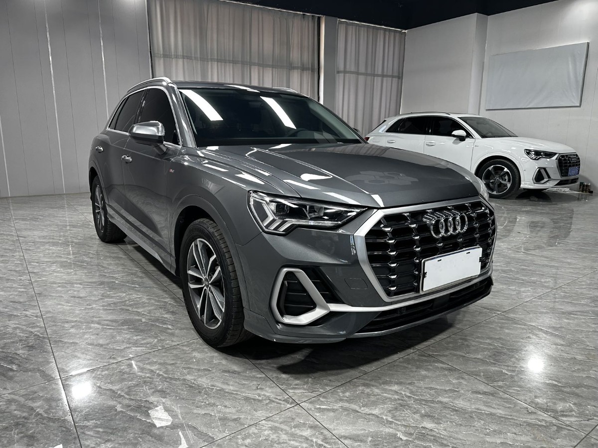 Audi Q3 2023 car image 