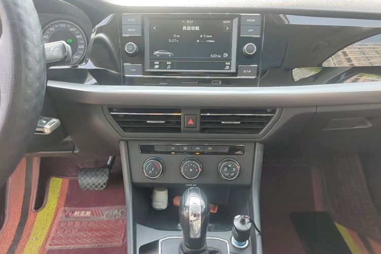 Volkswagen Lavida 2018 car image #15