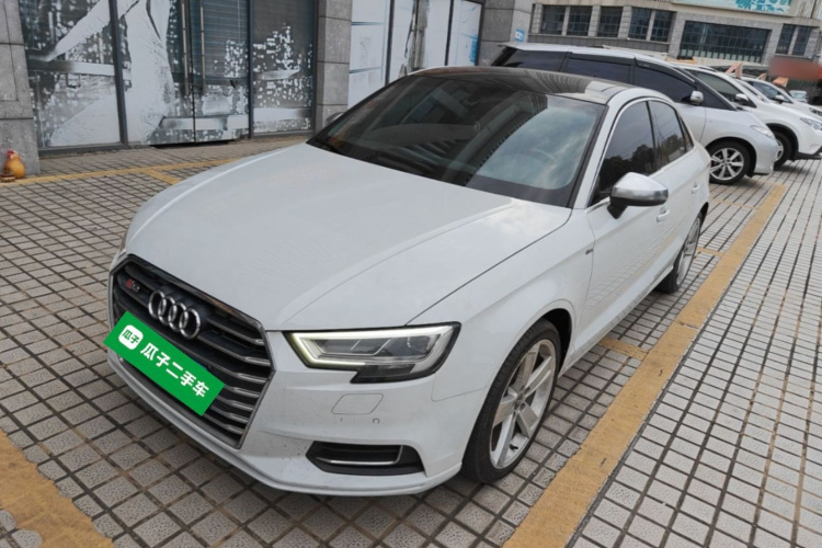 Audi A3 2019 car image #2