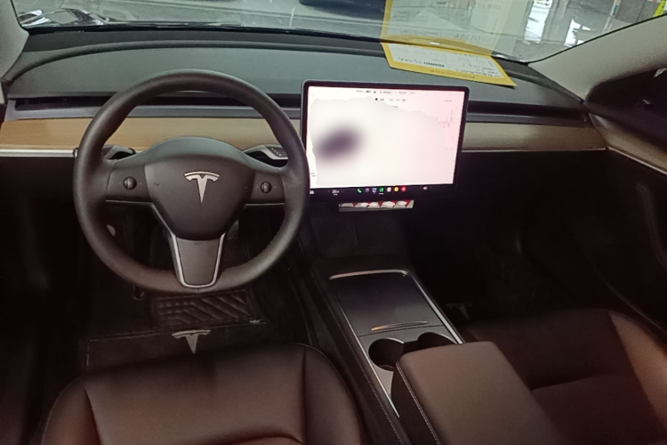Tesla Model 3 2023 car image #10