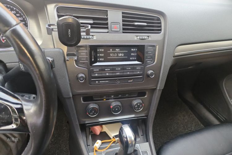 Volkswagen Golf 2015 car image #15