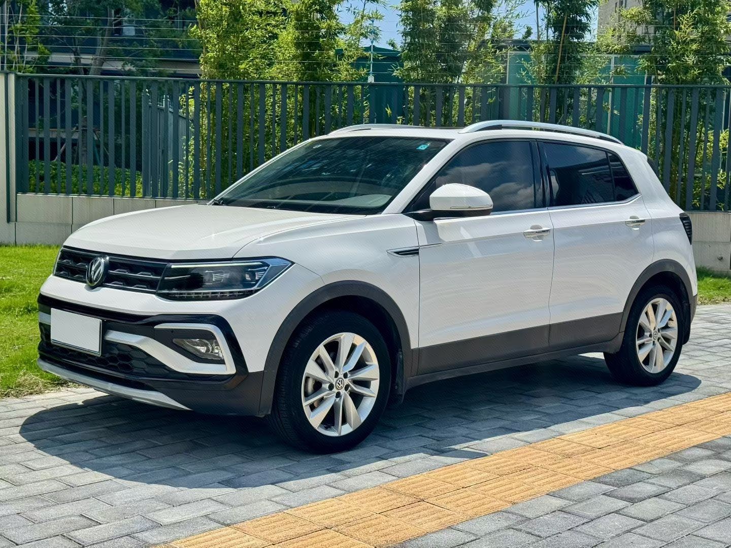 Volkswagen T-Cross 2020 car image 