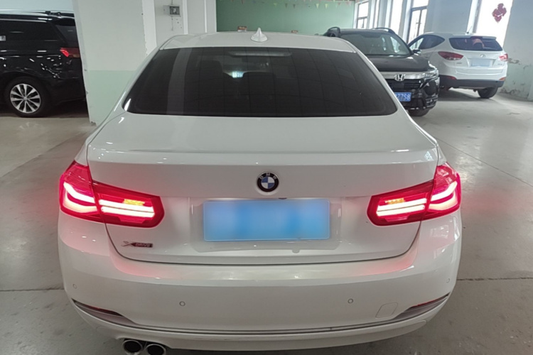 BMW 3 Series 2019 car image #4