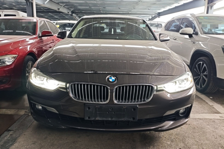 BMW 3 Series 2018 #3 BMW 3 Series 2018 car image #3