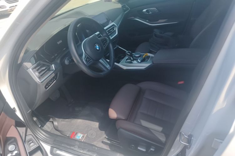BMW 3 Series 2021 car image #15