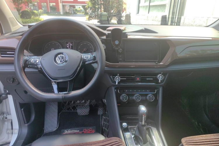 Volkswagen Tharu 2019 #11 Volkswagen Tharu 2019 изображение автомобиля #11