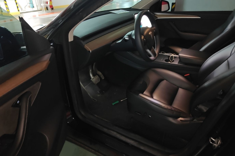 Tesla Model Y 2022 #16 Tesla Model Y 2022 car image #16