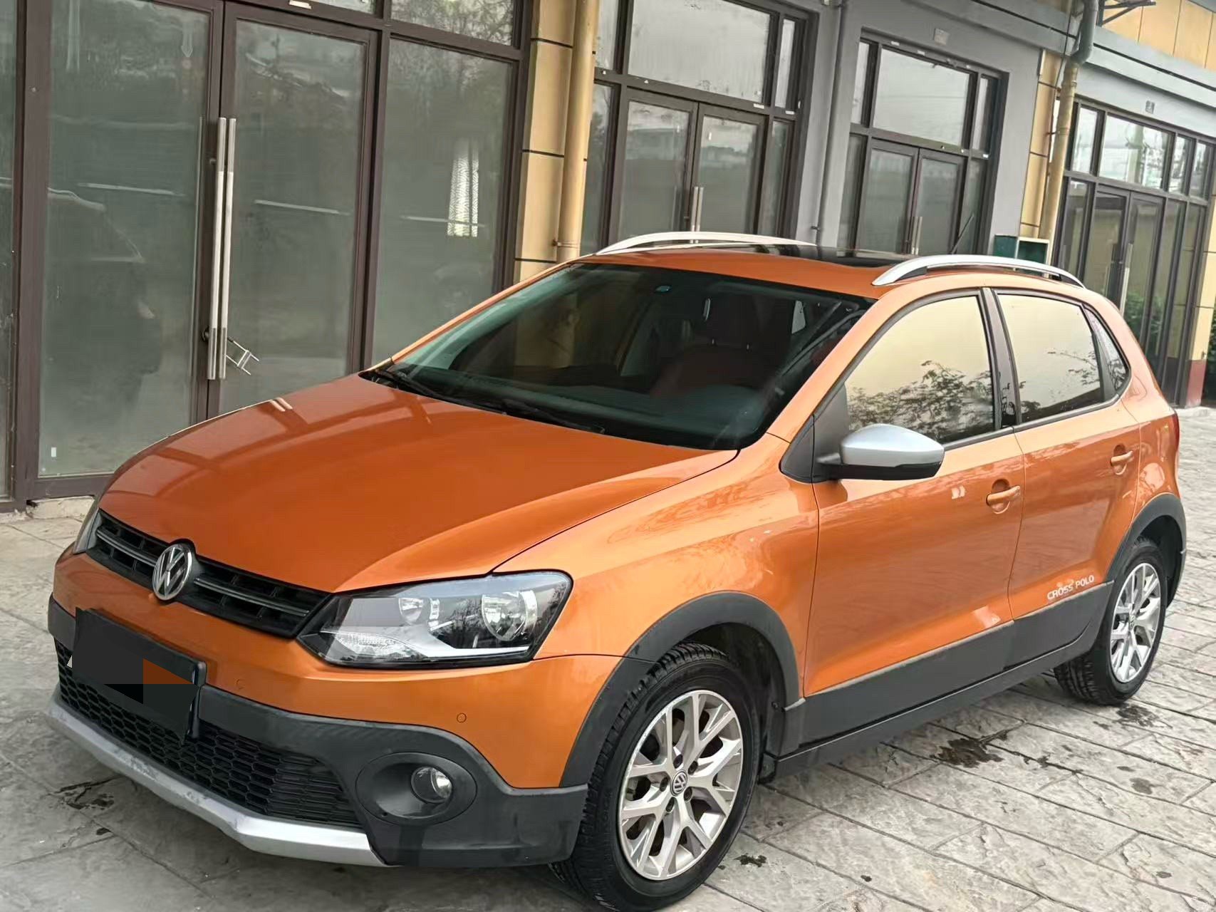 Volkswagen Polo 2015 car image 