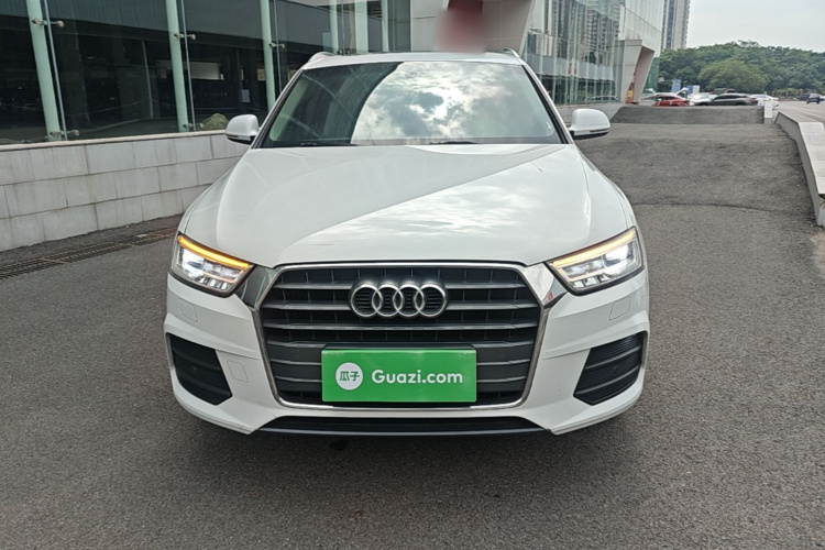 Audi Q3 2019 car image #3