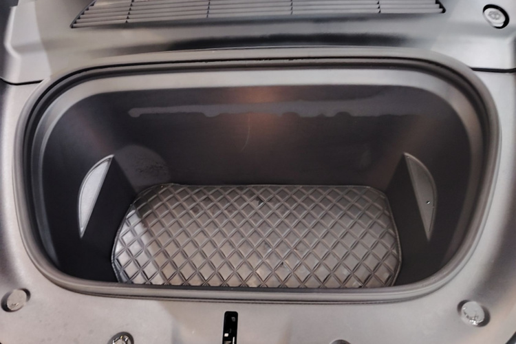 Tesla Model Y 2024 #20 Tesla Model Y 2024 car image #20