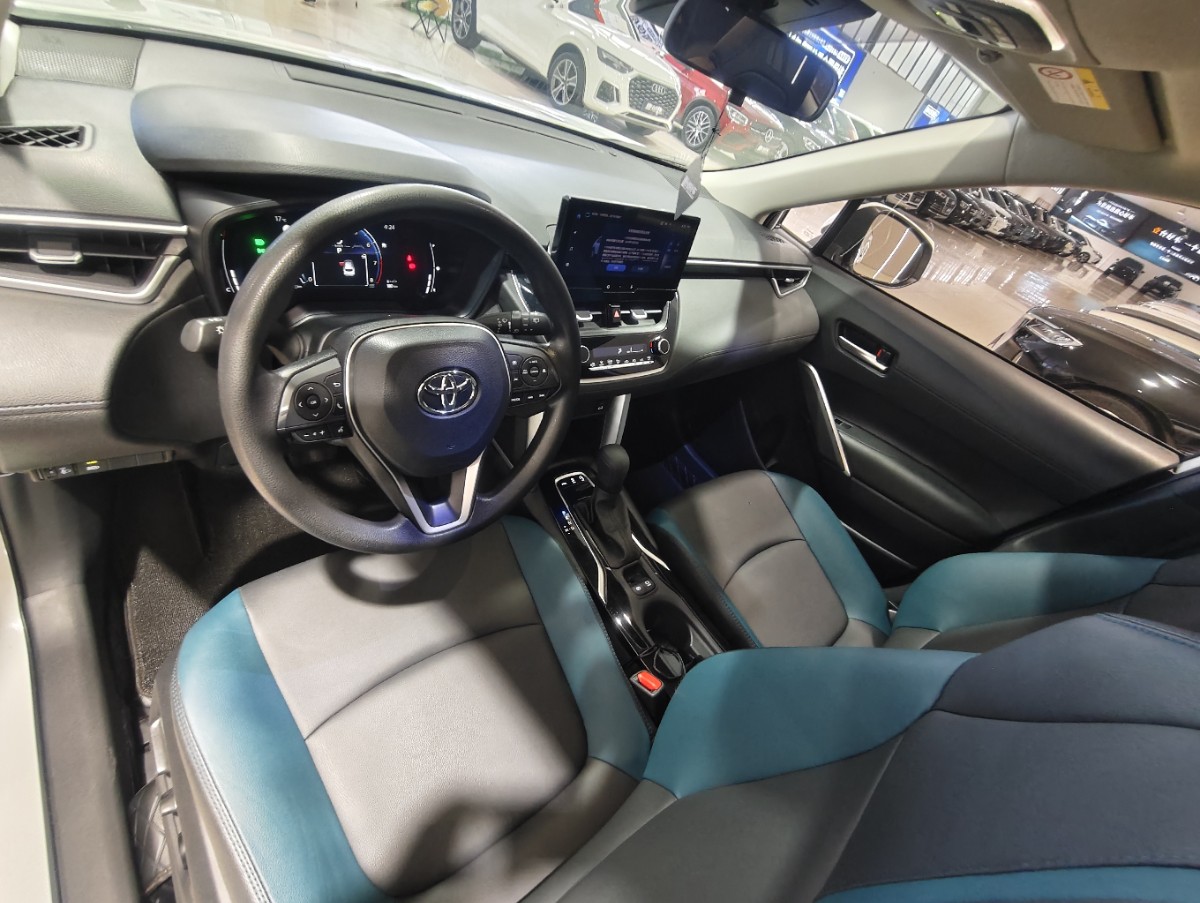 Toyota Corolla Cross 2023 изображение автомобиля #4