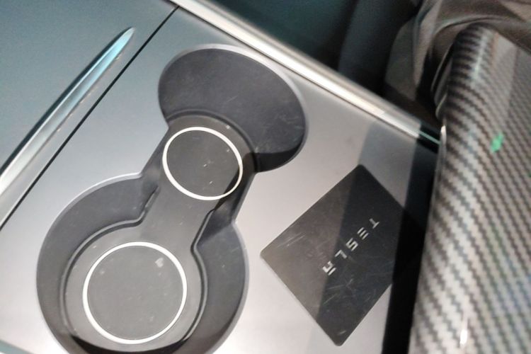Tesla Model Y 2024 car image #9