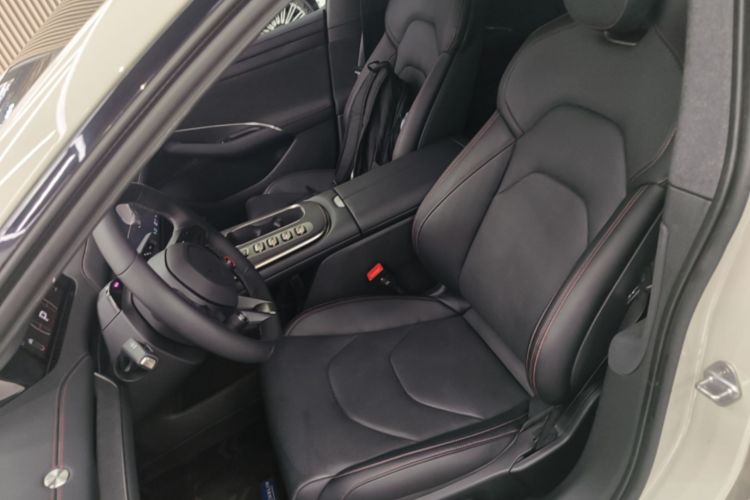 MI SU7 2024 car image #15