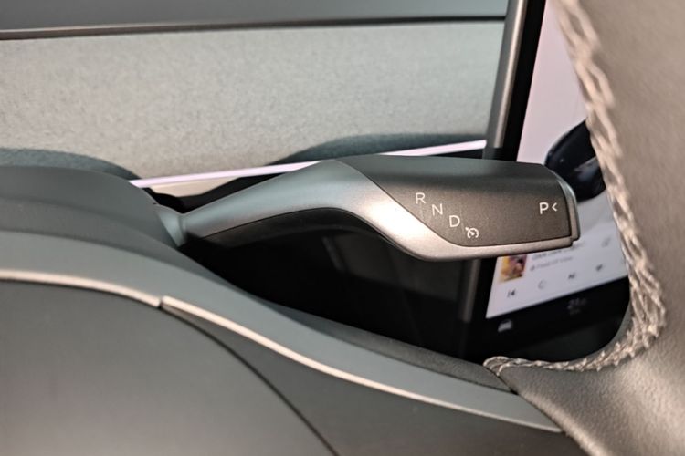 Tesla Model Y 2024 #16 Tesla Model Y 2024 car image #16