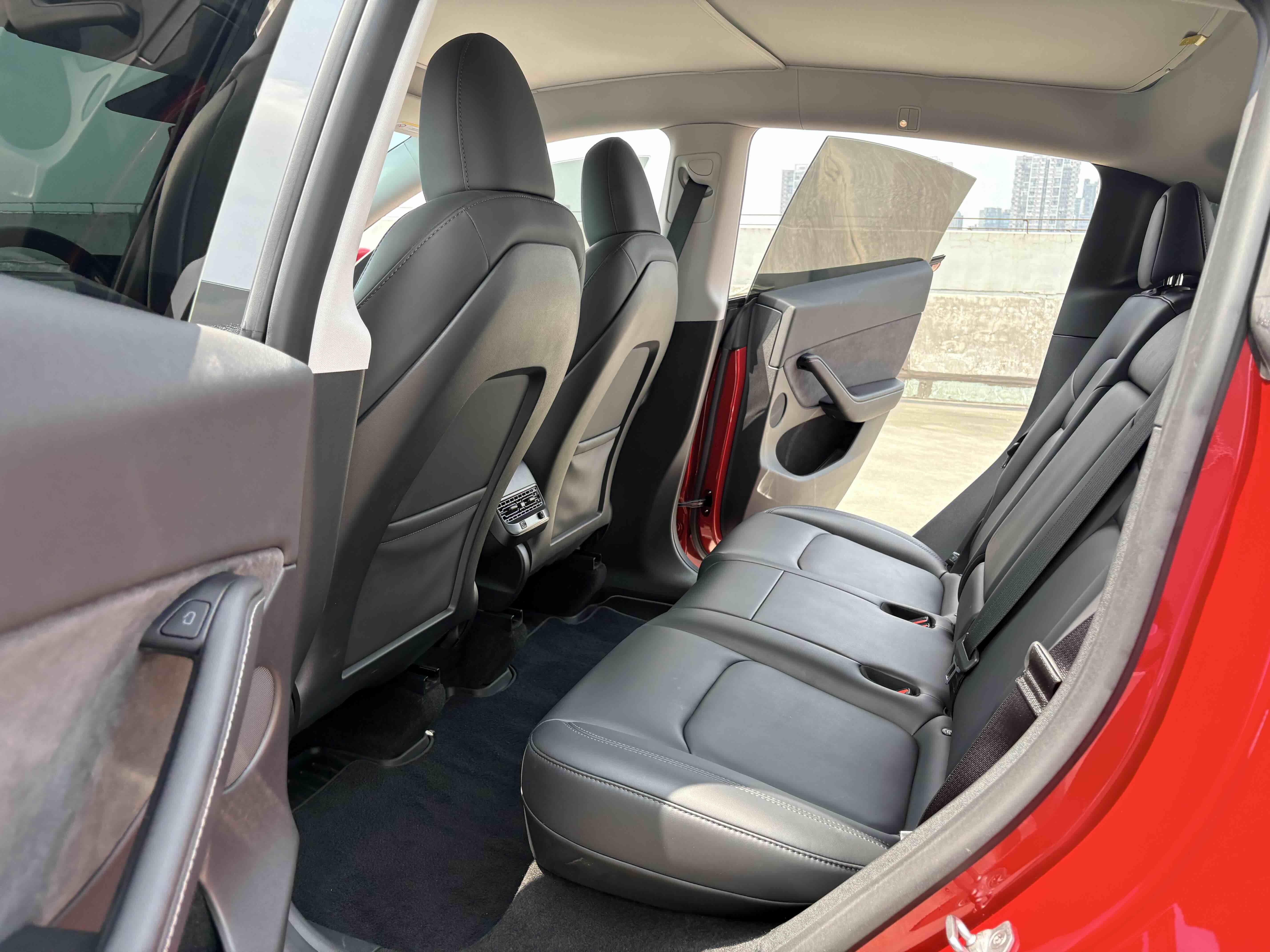 Tesla Model Y 2023 #9 Tesla Model Y 2023 car image #9