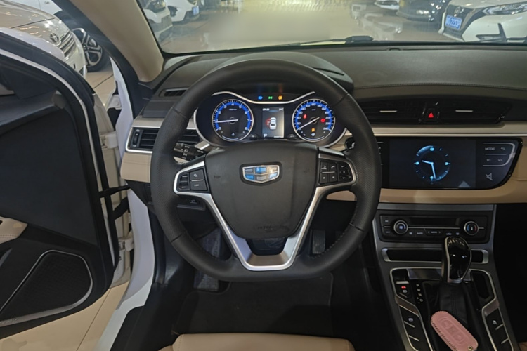 GEELY Emgrand 2018 car image #11