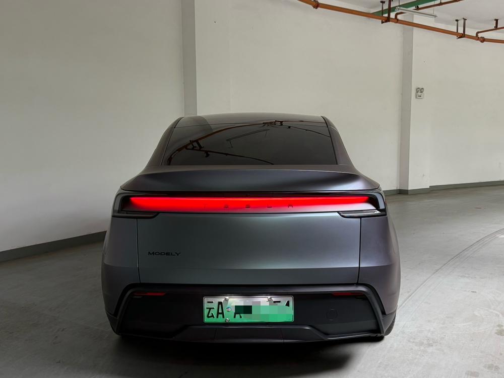 Tesla Model Y 2026 #4 Tesla Model Y 2026 car image #4
