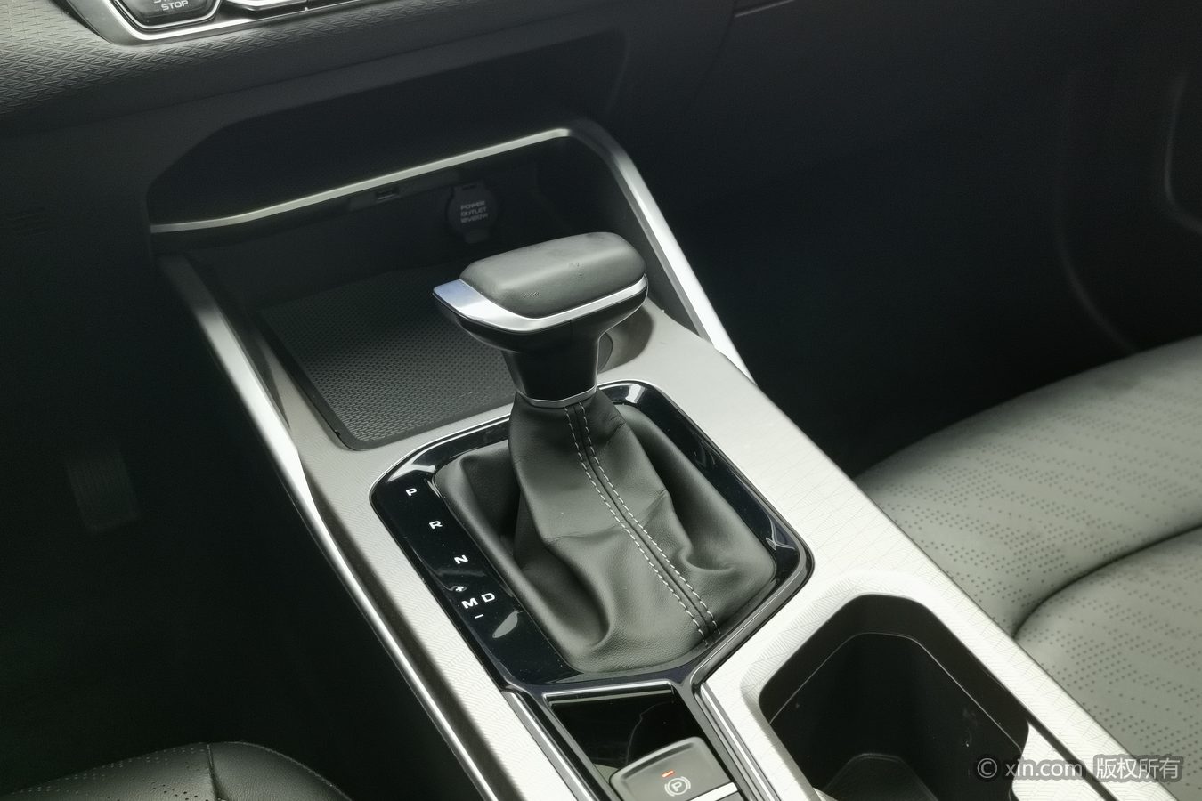 GEELY Emgrand 2024 car image #14