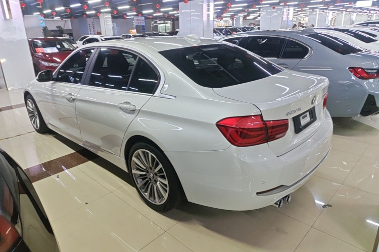 BMW 3 Series 2019 #5 BMW 3 Series 2019 car image #5