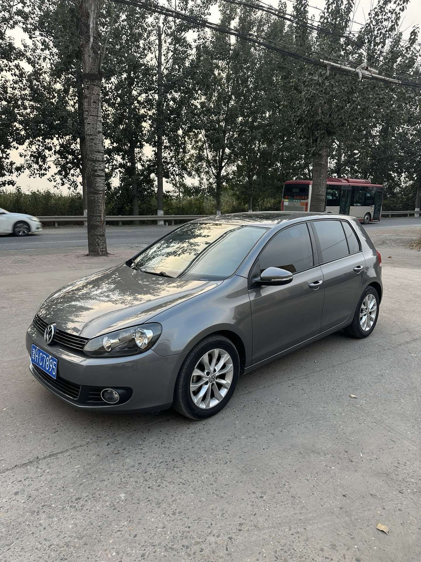 Volkswagen Golf 2012 Volkswagen Golf 2012 car image