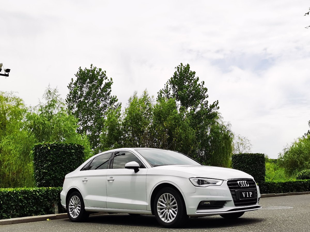 Audi A3 2017 car image #3