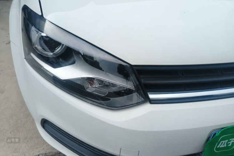 Volkswagen Polo 2015 car image #8