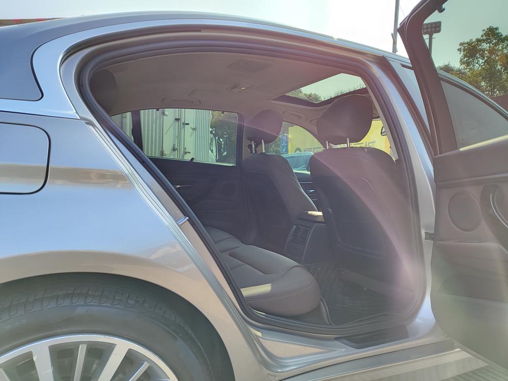 BMW 3 Series 2019 #10 BMW 3 Series 2019 car image #10