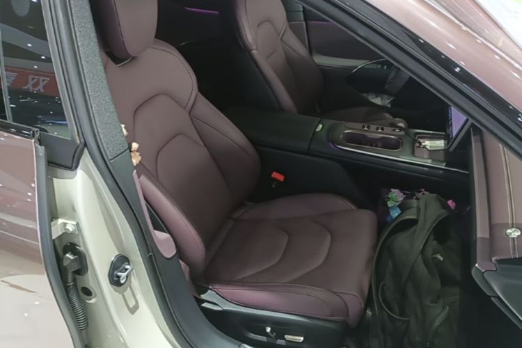 MI SU7 2025 car image #24