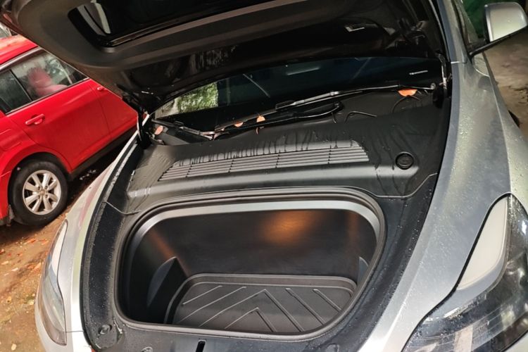 Tesla Model Y 2023 #20 Tesla Model Y 2023 car image #20
