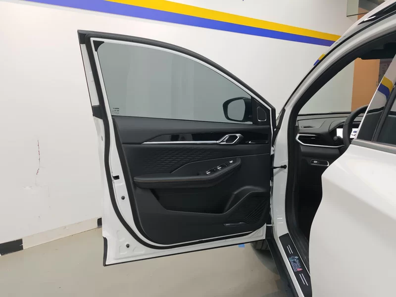 GEELY Coolray 2025 car image #9