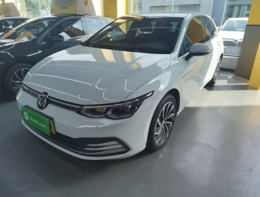 Volkswagen Golf 2023 car image 