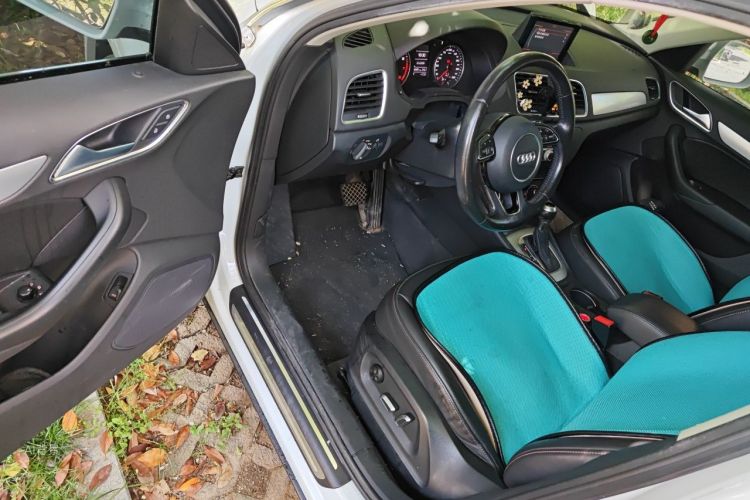Audi Q3 2016 car image #18