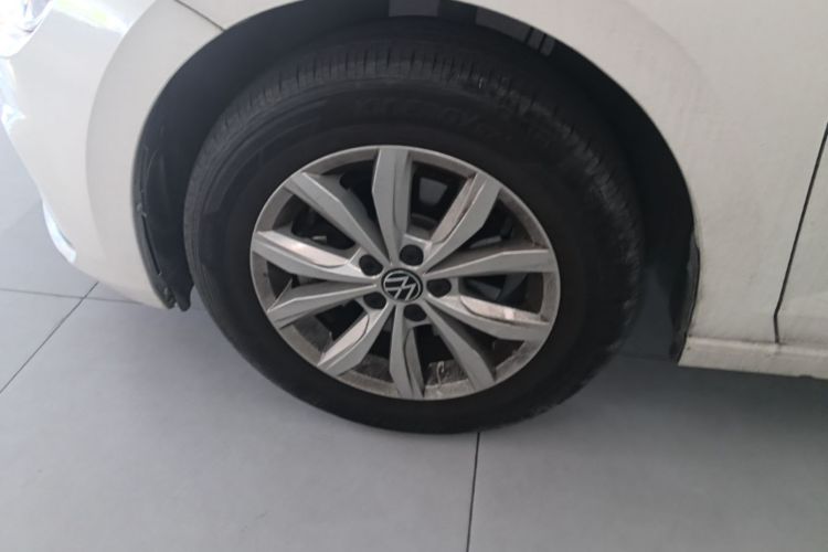 Volkswagen Polo 2022 car image #9