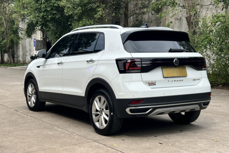 Volkswagen T-Cross 2023 car image #10